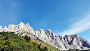 Die Regalmwand (Mitte) beim Aufstieg