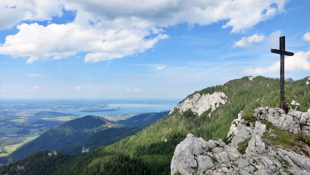 Schöner Chiemsee- und Kampenwandblick am Gipfel