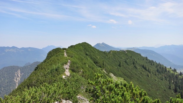 Der schöne Gipfelgrat mit toller Aussicht