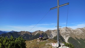 Gipfelkreuz am Steinkarkopf