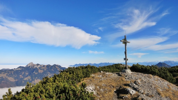 Der Gipfel des Hochmiesing, links dahinter der Wendelstein