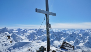 Gipfelkreuz des Breiten Grieskogel