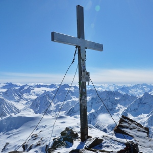 Gipfelkreuz des Breiten Grieskogel