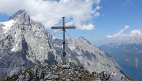 Hirschwieskopf, dahinter Watzmann und Königssee