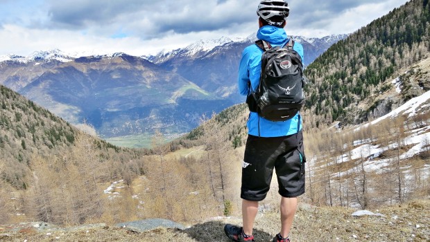 Osprey escapist 25 review hot sale