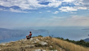 Am Cima Comer mit Gardasee-Blick