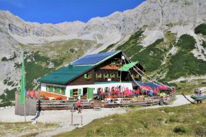 Die schöne Pfeishütte im Karwendel