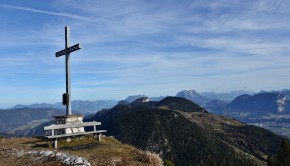 Am Zunter Köpfl, dahinter das Kaisergebirge