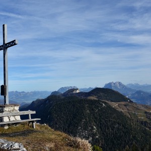 Am Zunter Köpfl, dahinter das Kaisergebirge