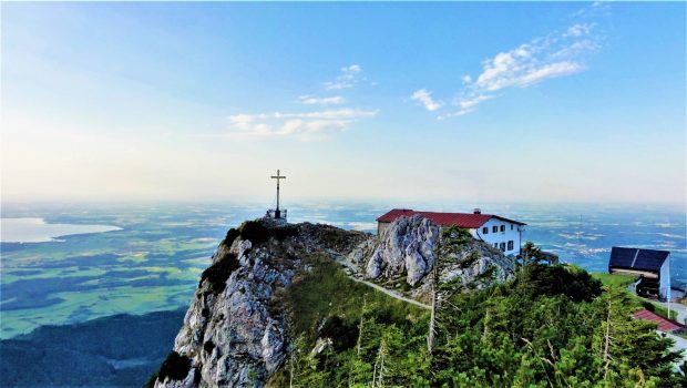 Am Hochfelln, links der Chiemsee