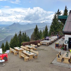 Weinberghaus mit Blick ins Inntal