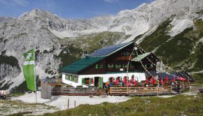 Die Pfeishütte im Karwendel © Mark Zahel