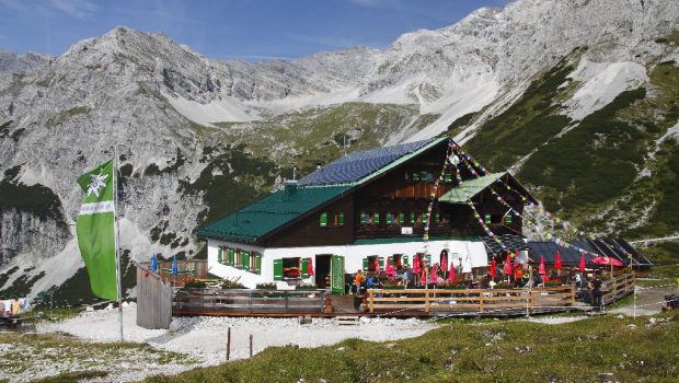 Die Pfeishütte im Karwendel © Mark Zahel