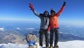 Am Gipfel des Elbrus - Jiha!