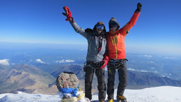 Am Gipfel des Elbrus - Jiha!