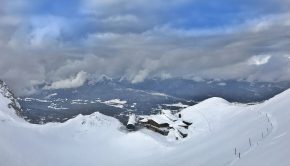 Die Bergstation der Karwendelbahn kurz unterhalb der Spitze