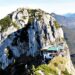 Die Tegernseer Hütte, dahinter der Buchstein