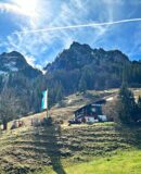 Die Bründlingalm, dahinter Hochfelln